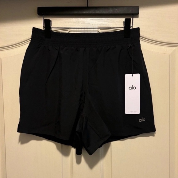 ALO Yoga Men’s “Adapt” Short 5” Inseam with Liner (M) *BESTSELLER* - Picture 8 of 12